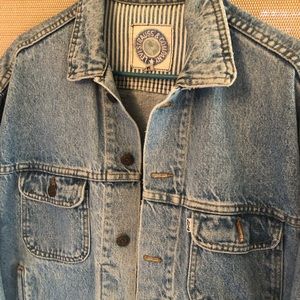 VINTAGE LEVIS DENIM JACKET